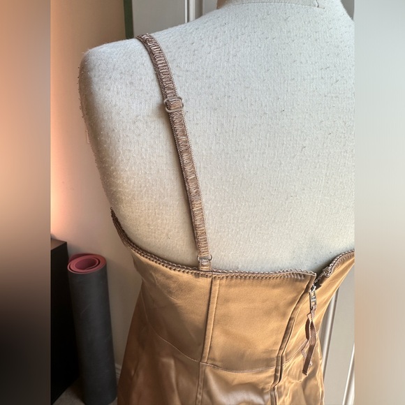 Aritzia - Wilfred Satin Beige Dress - Picture 3 of 6